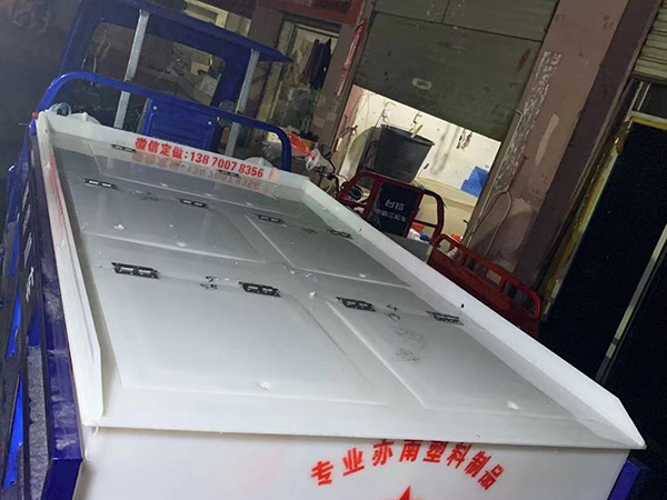 三輪摩托車魚箱